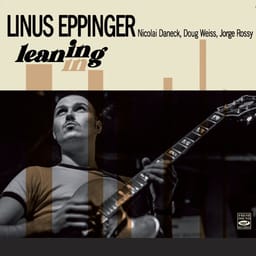 album-leaning-in-linus-eppi